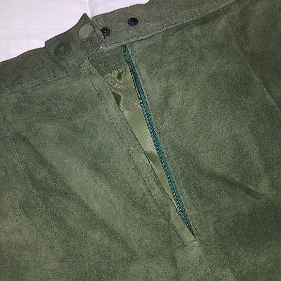 100% Leather Mini Skirt - Picture 2 of 4